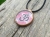 malowniczy-naszyjnik-om-obraz-zywica-epoksydowa-drewno-orzech-rekodzielo-drewniana-bizuteria-handmade-2.jpg
