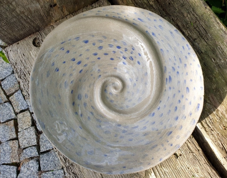 patera-kosmiczna-spirala-rekodzielo-szarosc-ceramika-artystyczna-handmade.jpg