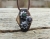 zawieszka-naszyjnik-mechaniczna-symfonia-szmaragd-tanzanit-topaz-bialy-stal-chirurgiczna-rekodzielo-drewniana-bizuteria-handmade-2.jpg