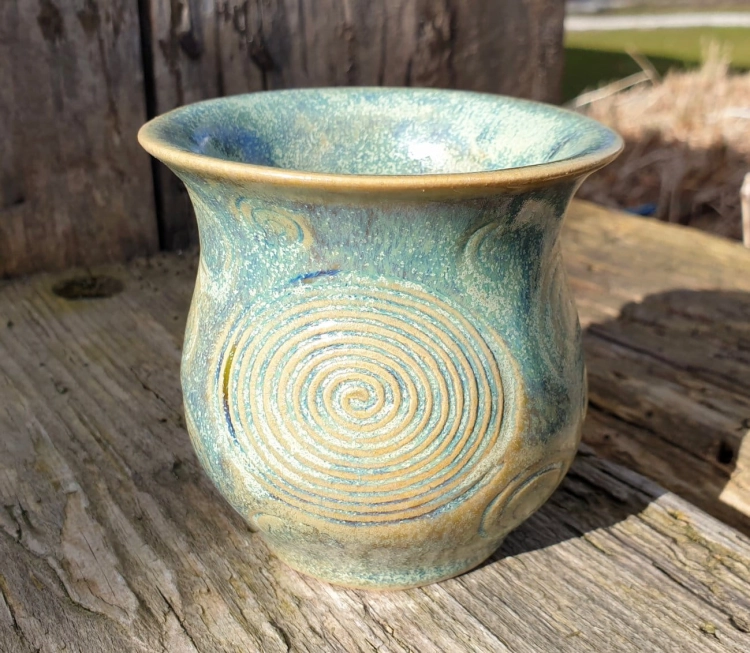 matero-zakrecona-natura-rekodzielo-250ml-zielen-niebieski-bez-spirale-ceramika-artystyczna-handmade-yerba-mate.jpg