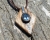 zawieszka-naszyjnik-szlachetny-topaz-drewno-heban-bialy-heban-srebro-rekodzielo-drewniana-bizuteria-handmade-5.jpg