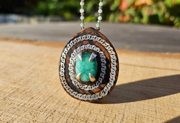 zawieszka-naszyjnik-antyczny-szmaragd-kwarc-dymny-drewno-zebrano-srebro-925-rekodzielo-drewniana-bizuteria-handmade-2.jpg
