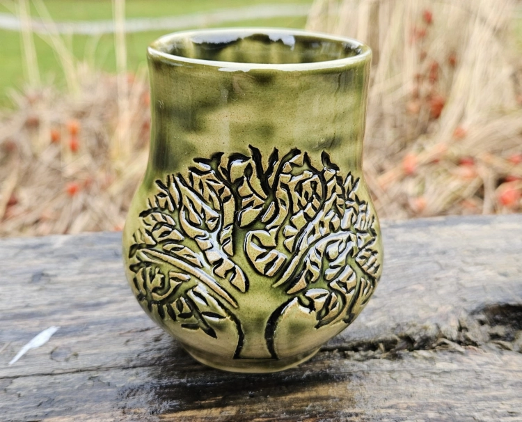 matero-sycylijski-krajobraz-rekodzielo-330ml-zielen-ceramika-artystyczna-handmade-yerba-mate.jpg