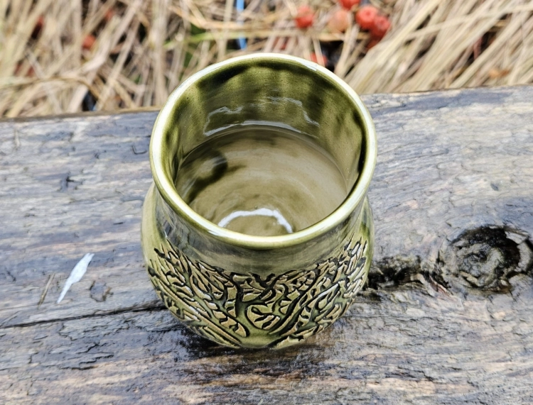 matero-sycylijski-krajobraz-rekodzielo-330ml-zielen-ceramika-artystyczna-handmade-yerba-mate-2.jpg