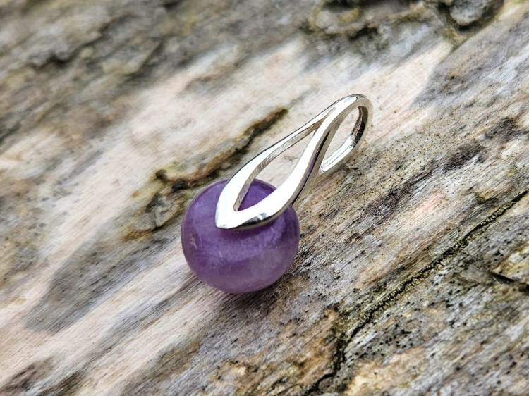 zawieszka-naturalna-delikatnosc-ametyst-srebro-rekodzielo-bizuteria-kamienie-naturalne-handmade-2.jpg