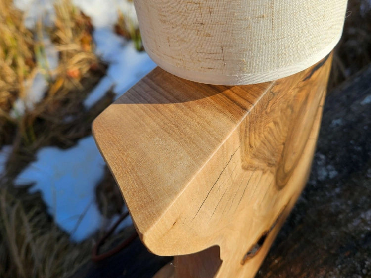 lampa-orzechowa-finezja-drewno-orzech-rekodzielo-drewniana-lampa-handmade-11.jpg
