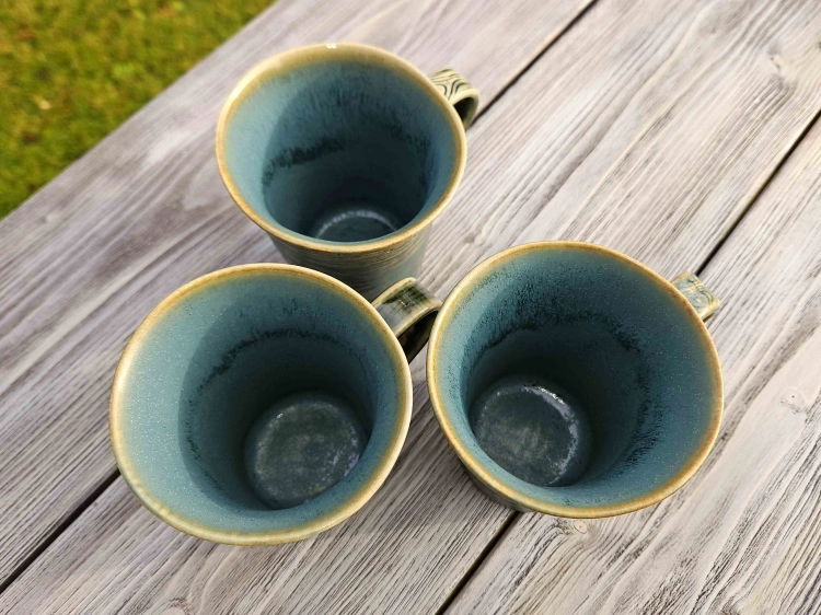 kubek-ceramiczny-kosmiczne-drewno-rekodzielo-niebieski-2.jpg