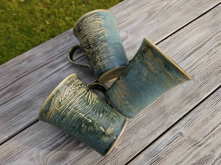 kubek-ceramiczny-kosmiczne-drewno-rekodzielo-niebieski-3.jpg