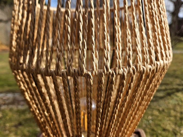 lampa-drewniana-basniowa-wieza-drewno-orzech-rio-rekodzielo-6.jpg